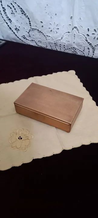 Antiga Caixa Porta Joias Metal e interior madeira - Foto 5