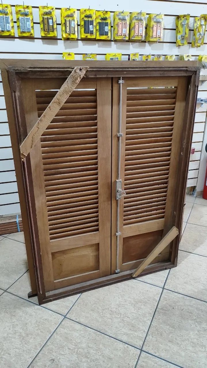 Promoção: janela madeira maciça veneziana 1.30 x 1.00m com ferragens - Foto 2