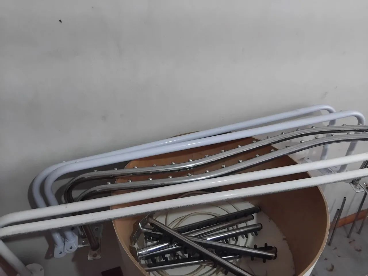Araras de parede pra Cabides para loja - Foto 2