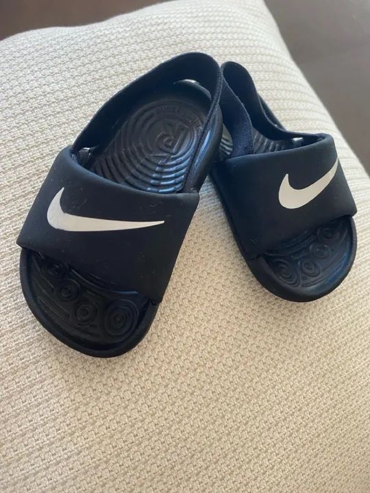 Sandálias Nike Bebê - Tamanho P 18/19- Preta - Foto 4