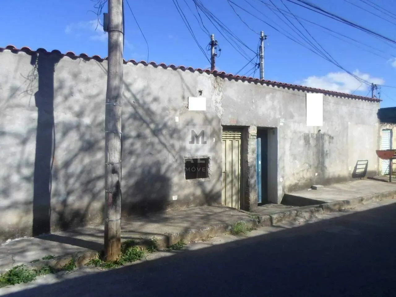 Lote de 360m2 com 4 barracões no Milionários!