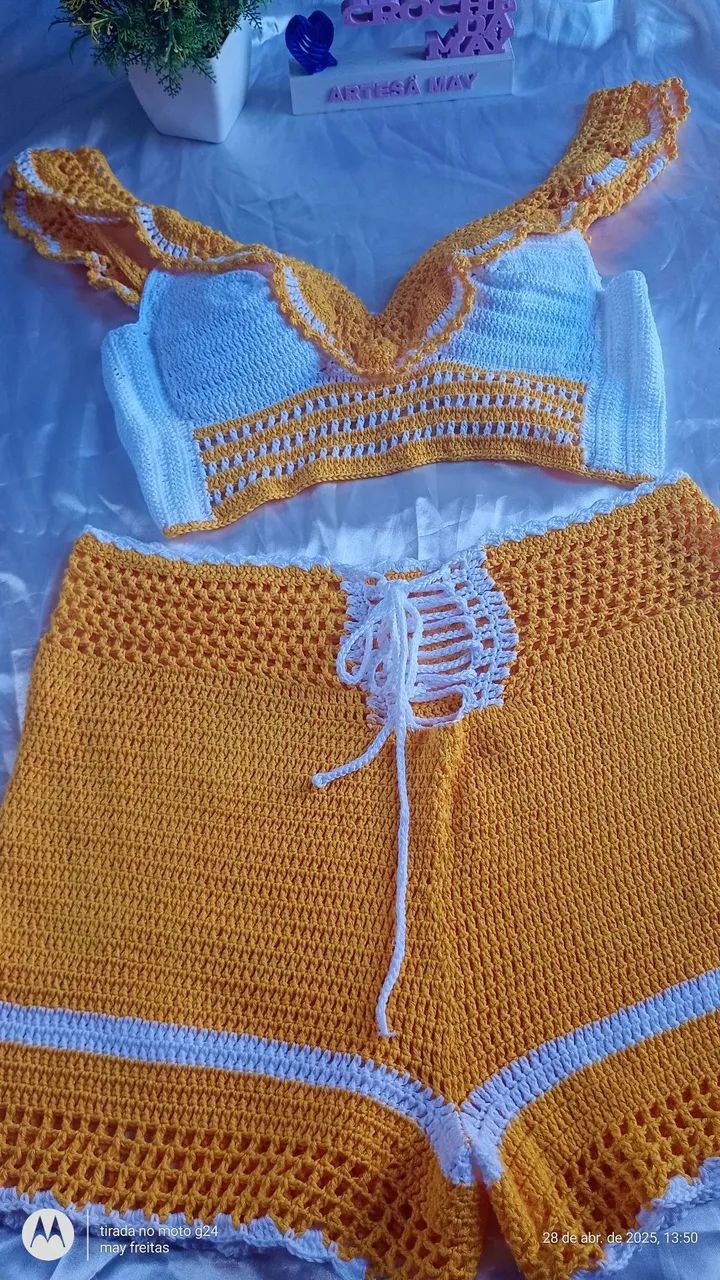 Conjunto cropped e short Crochê Amarelo e Branco
