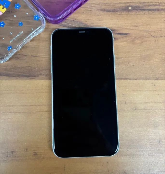 iPhone 11 branco 64 GB