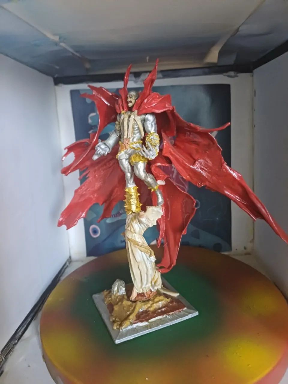 estatua em resina spam 