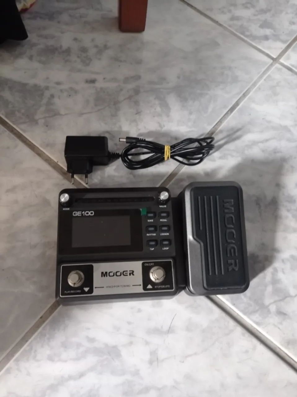 Pedaleira Mooer GE100 com fonte  - Foto 3
