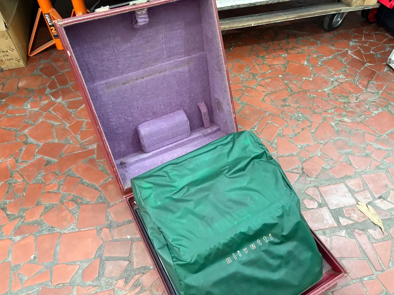 Máquina de escrever Olivetti Studio 44 - Foto 4