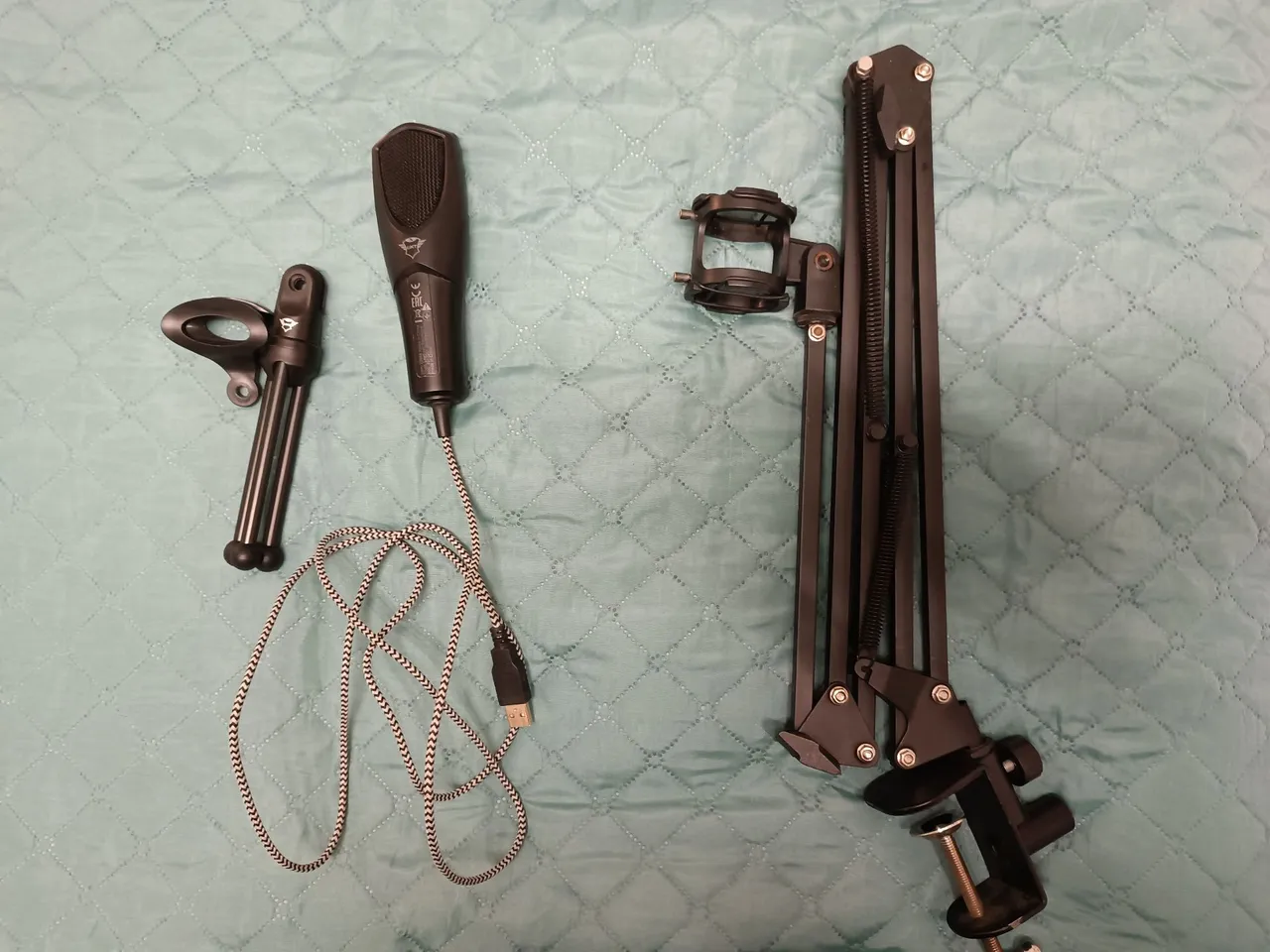 Microfone USB e Suporte Articulado