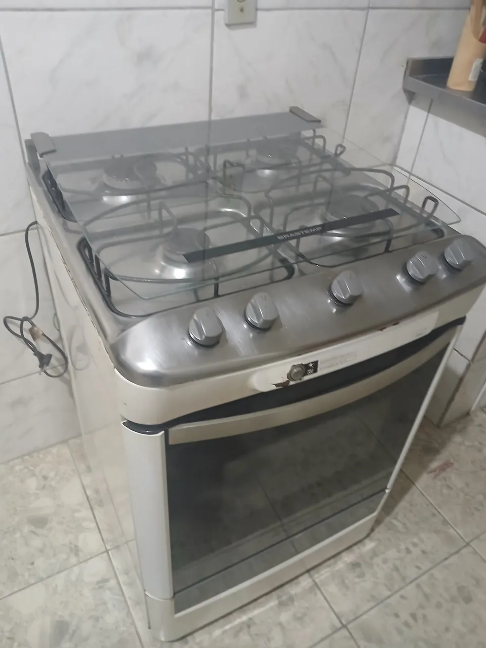 Fogão Brastemp 4 bocas com tampa de vidro