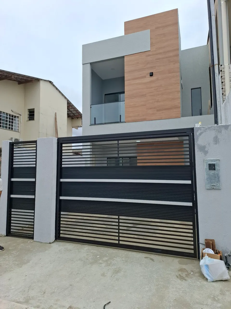 VENDO LINDA CASA PRONTA PRA MORAR... DUPLEX...
