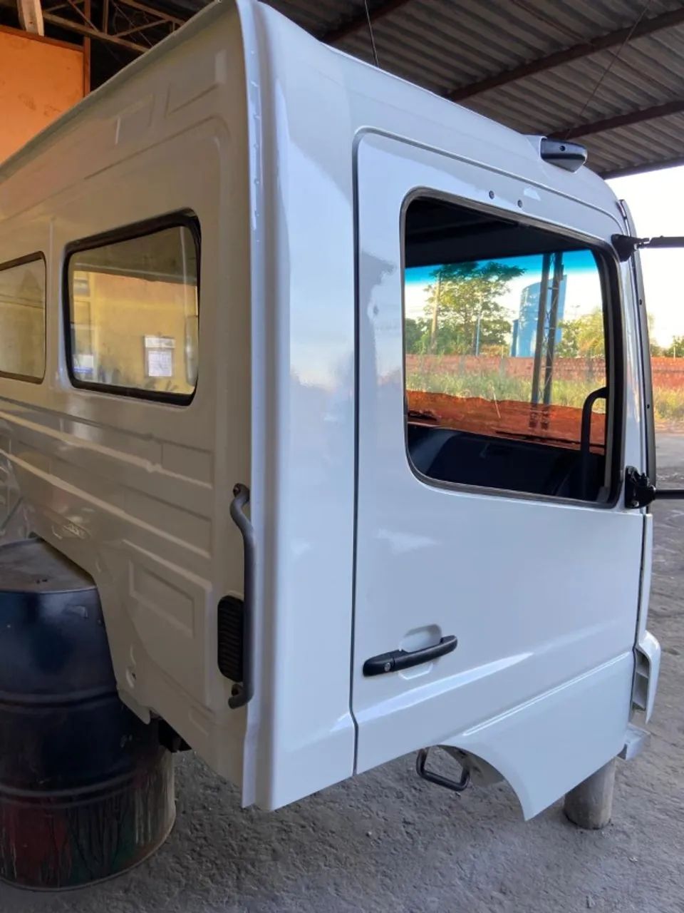 Cabine Mercedes bens Atego completa ano 2009.. modelo 1418 e outros a base de troca.  - Foto 4