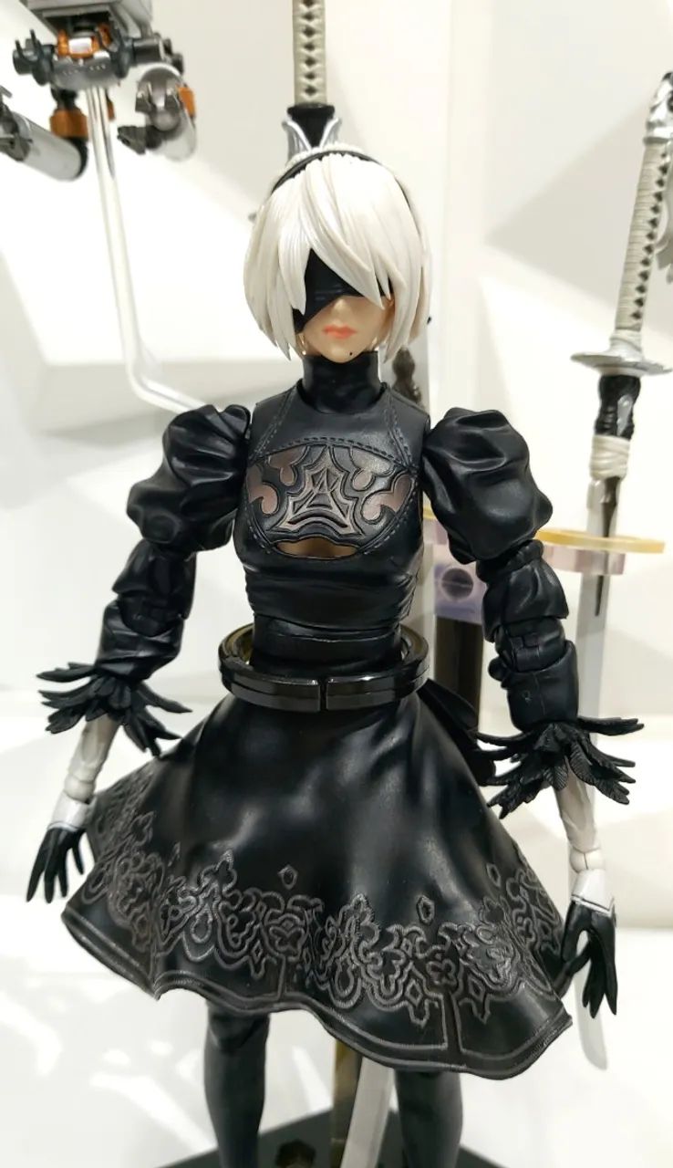 Play Arts Kai Nier: Automata 2b (yorha No. 2 Type B) Deluxe