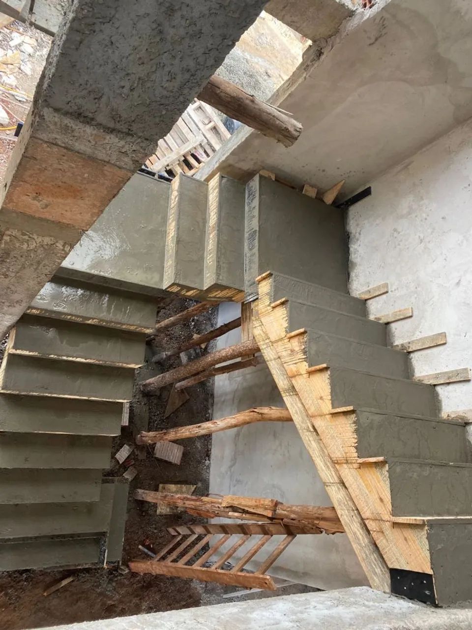 ESCADAS DE CONCRETO  - Foto 4