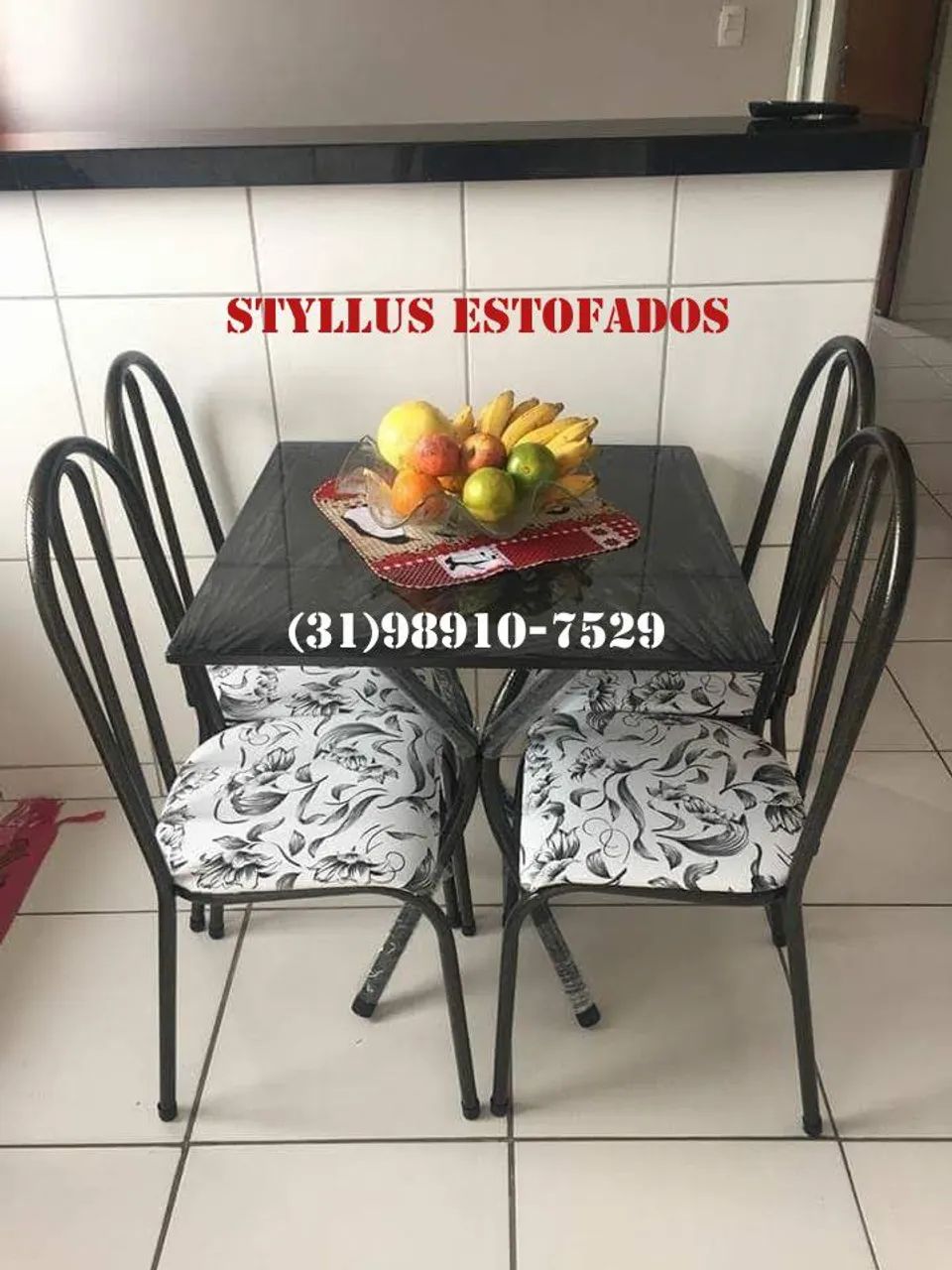 Mesa tubular de 4 cadeiras 