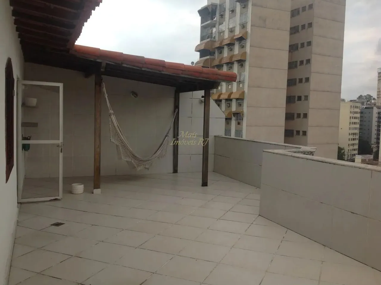 Cobertura para Venda em Niterói, São Domingos, 3 dormitórios, 1 suíte, 3 banheiros, 1 vaga