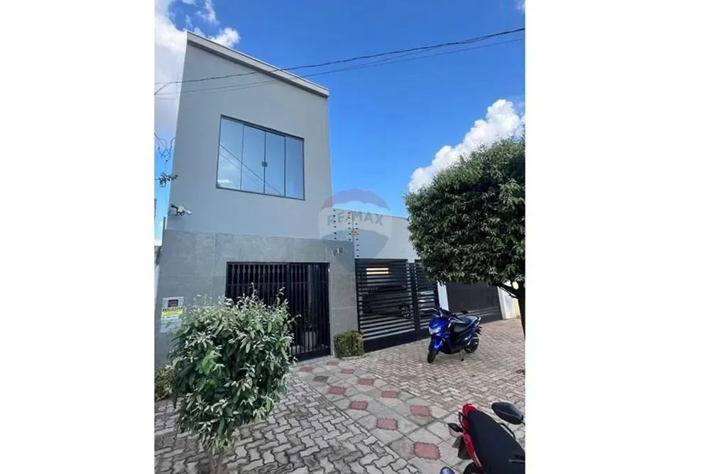 Vendo uma Residência com comercial no Jardim América
