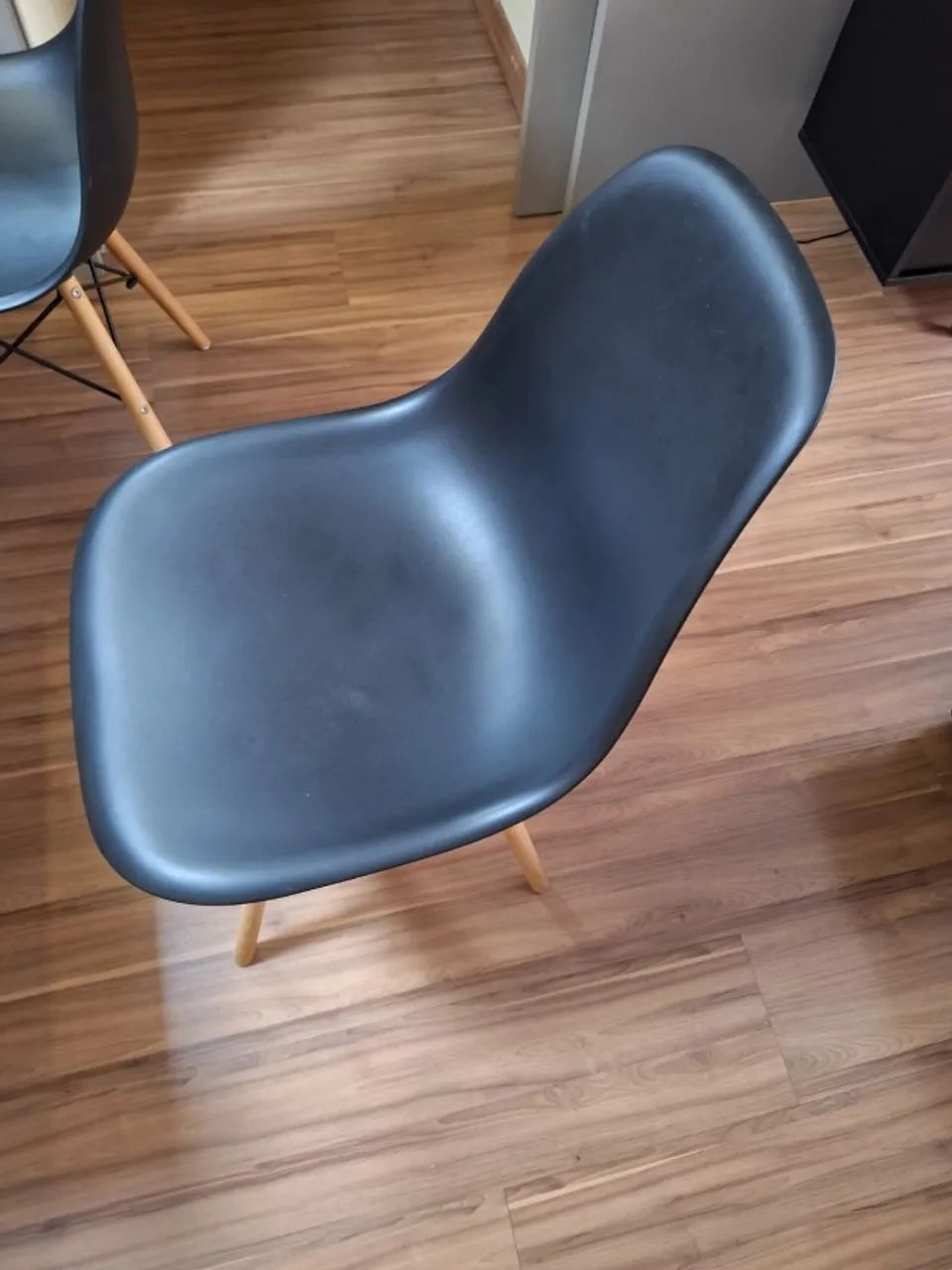 Mesa de jantar retangular + 4 cadeiras Eames Eiffel  - Foto 5