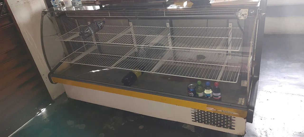 Expositor de bebidas e tortas horizontal de 2 portas 1.100