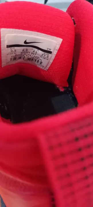 Nike Jordan  - Tamanho 41 - Preto e Vermelho - Foto 3