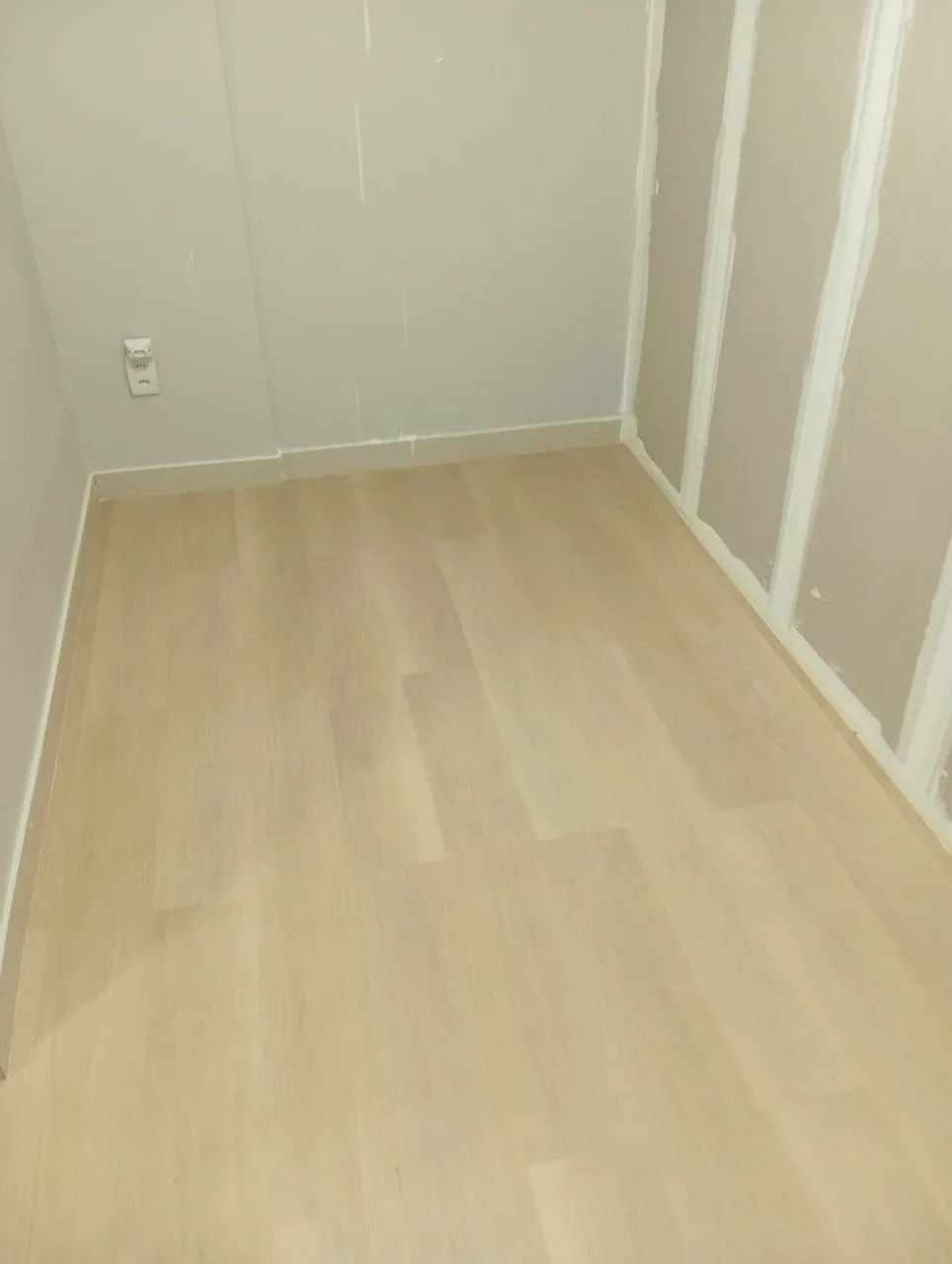 PISO VINÍLICO - Foto 4