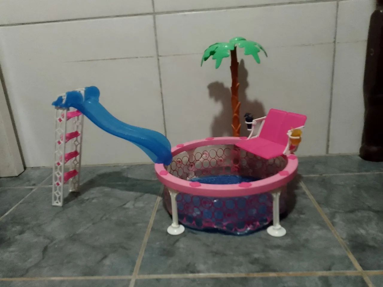 Piscininha de brinquedo da Barbie  - Foto 2