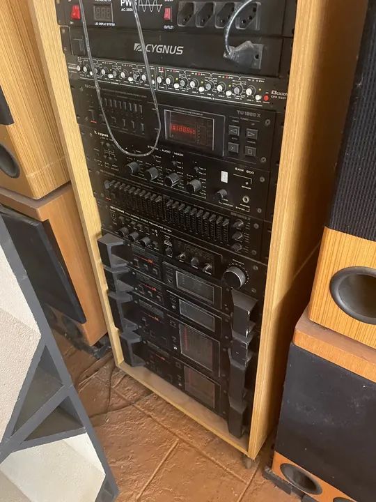 Conjunto de Equipamentos de Áudio Profissional - Foto 4