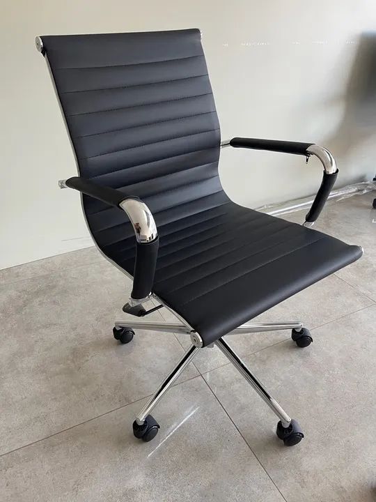 Cadeira de Escritório Giratória com Rodas