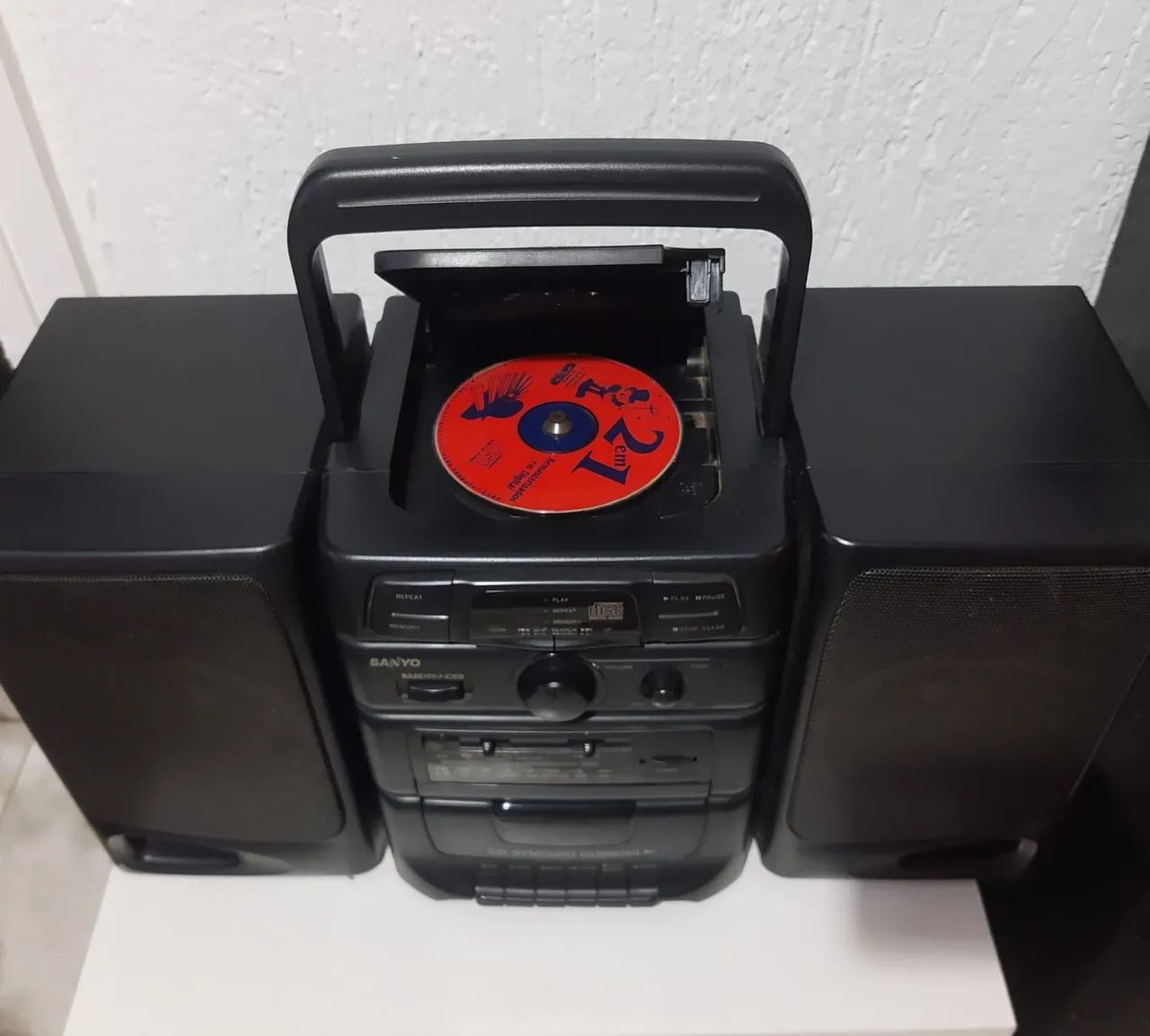 Som 3x1 TOCA CD TOCA FITA RÁDIO antigo lindo bombox SANYO funcionando 