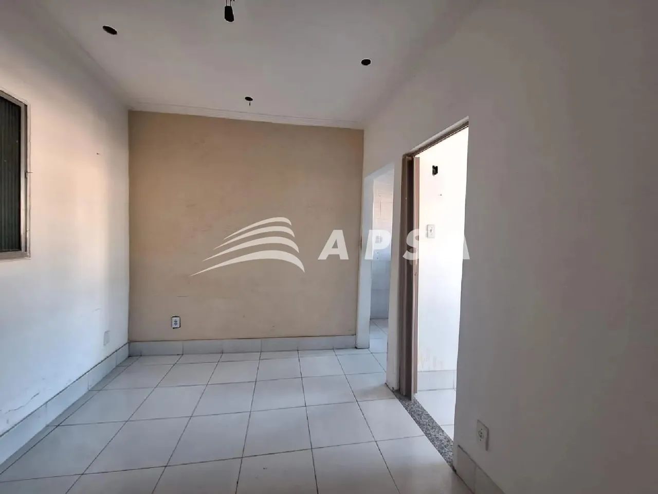 ALUGA-SE UMA CASA NO GARCIA. CASA COM 66 M² COMPOSTA POR 1 QUARTO, SALA, COZINHA, 1 BANHEI - Foto 4