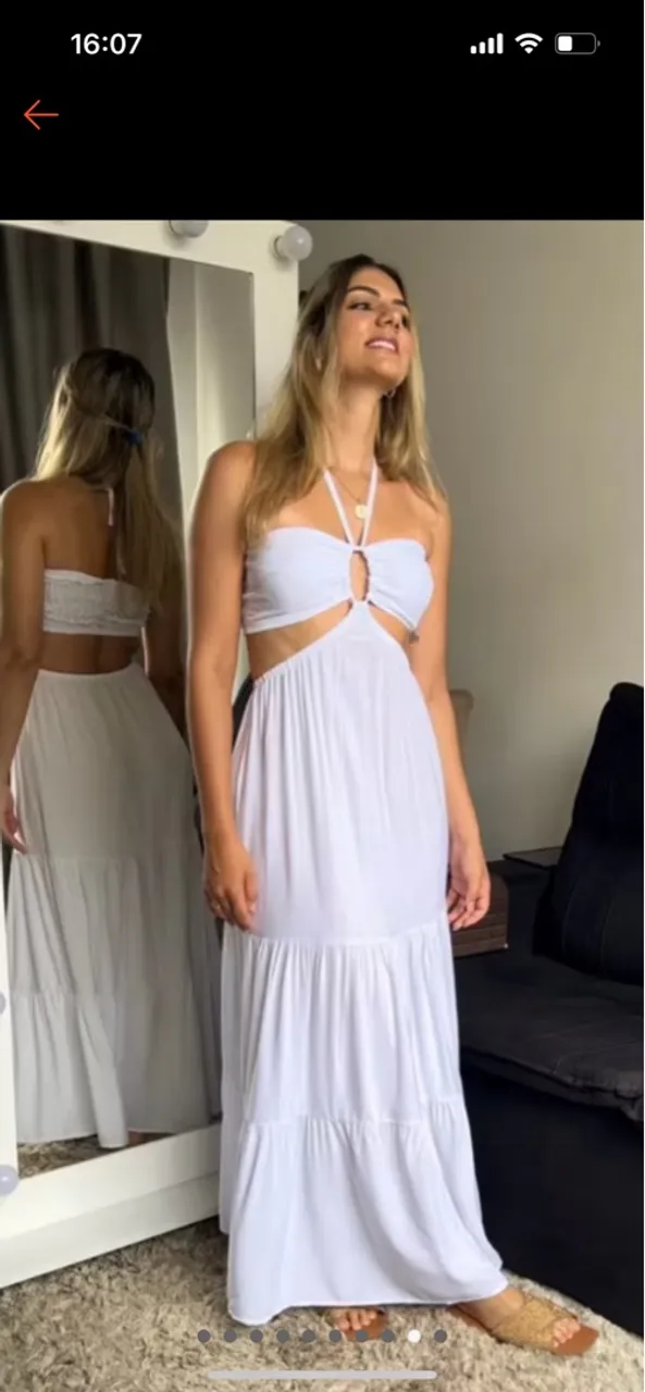 Vestido longo com detalhe no busto