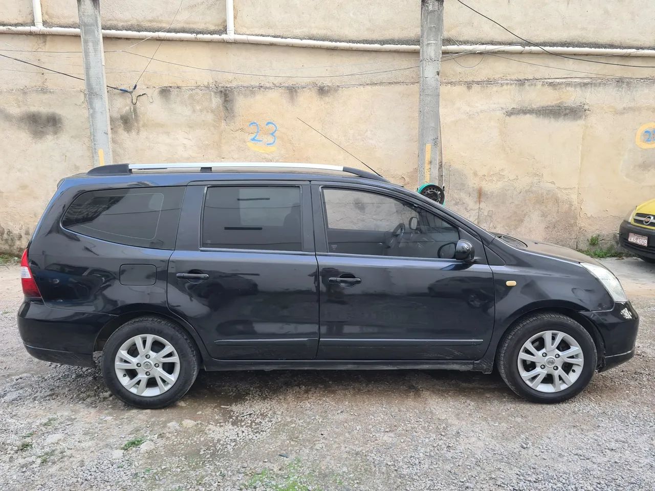 Nissan grand Livina 2014 preto ótimo estado, doc Ok meu nome só transferir - Foto 5