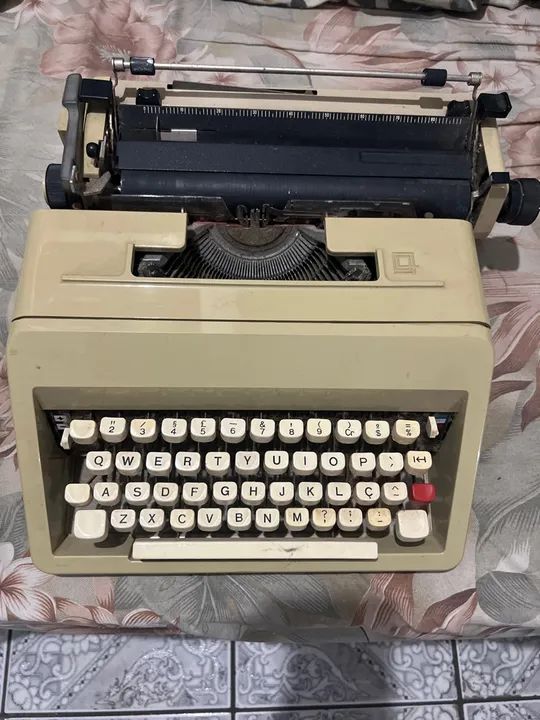 Máquina de escrever antiga 