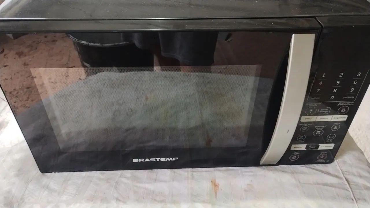Microondas preto Brastemp 30 litros - Foto 5