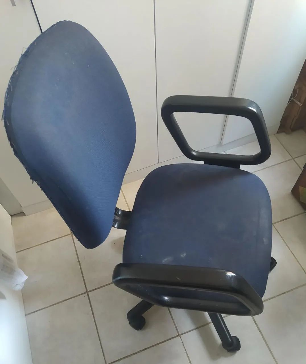 Cadeira de escritório com rodinhas - Foto 2