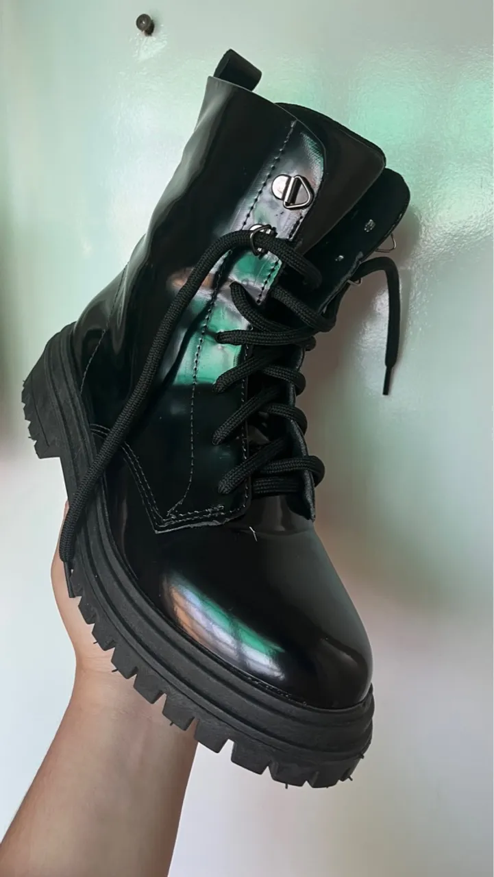 Bota Coturno Tratorada Verniz - Preta
