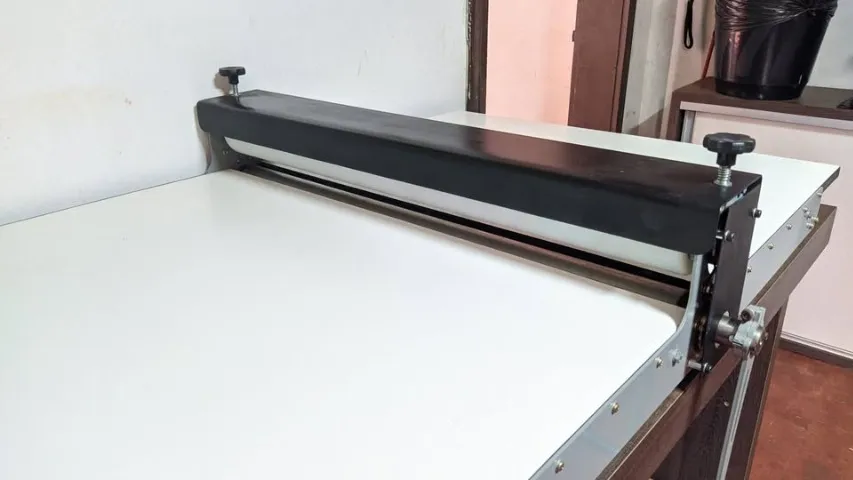Máquina de corte e vinco