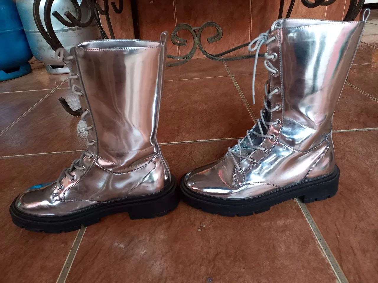 Botas Coturno Prateado Arezzo 37 - Foto 2