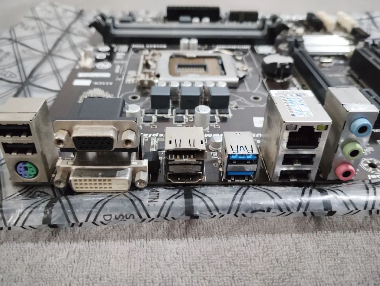 Placa-mãe TOP DE LINHA Gigabyte GA-B85M-D3PH LGA 1150 4 geração  - Foto 2