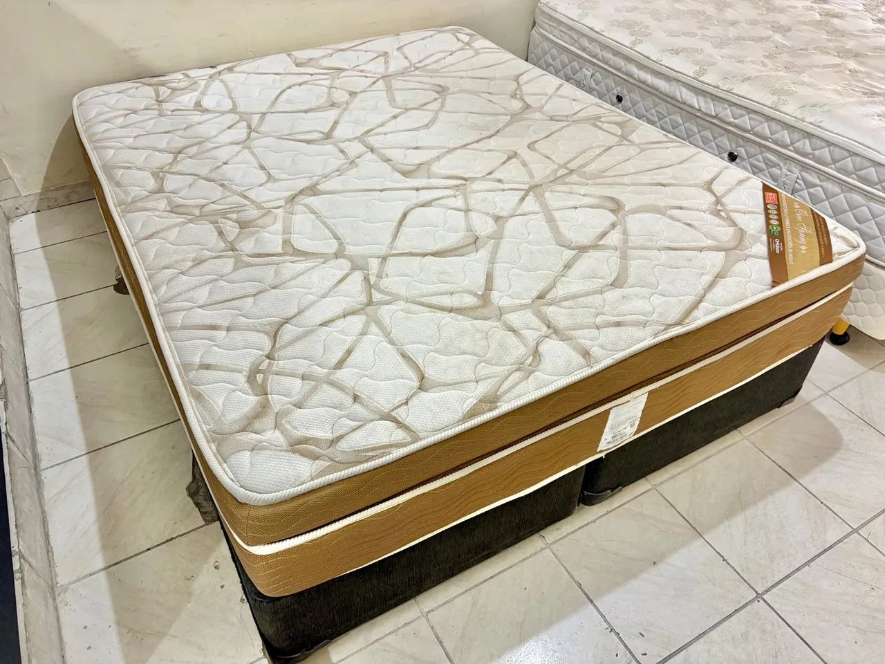 Cama box de casal Queen , cama Queen 