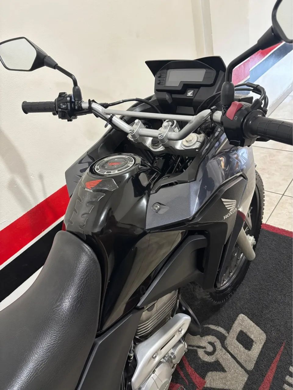 XRE 300c 2022 MUITO NOVA     (DIVIDO EM 21 VEZES NO CARTÃO) - Foto 5