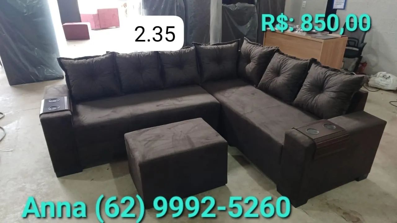 Sofá de canto com puff (?)