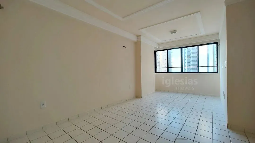 Apto com 2 quartos (1 suíte), no coração de Petrópolis!