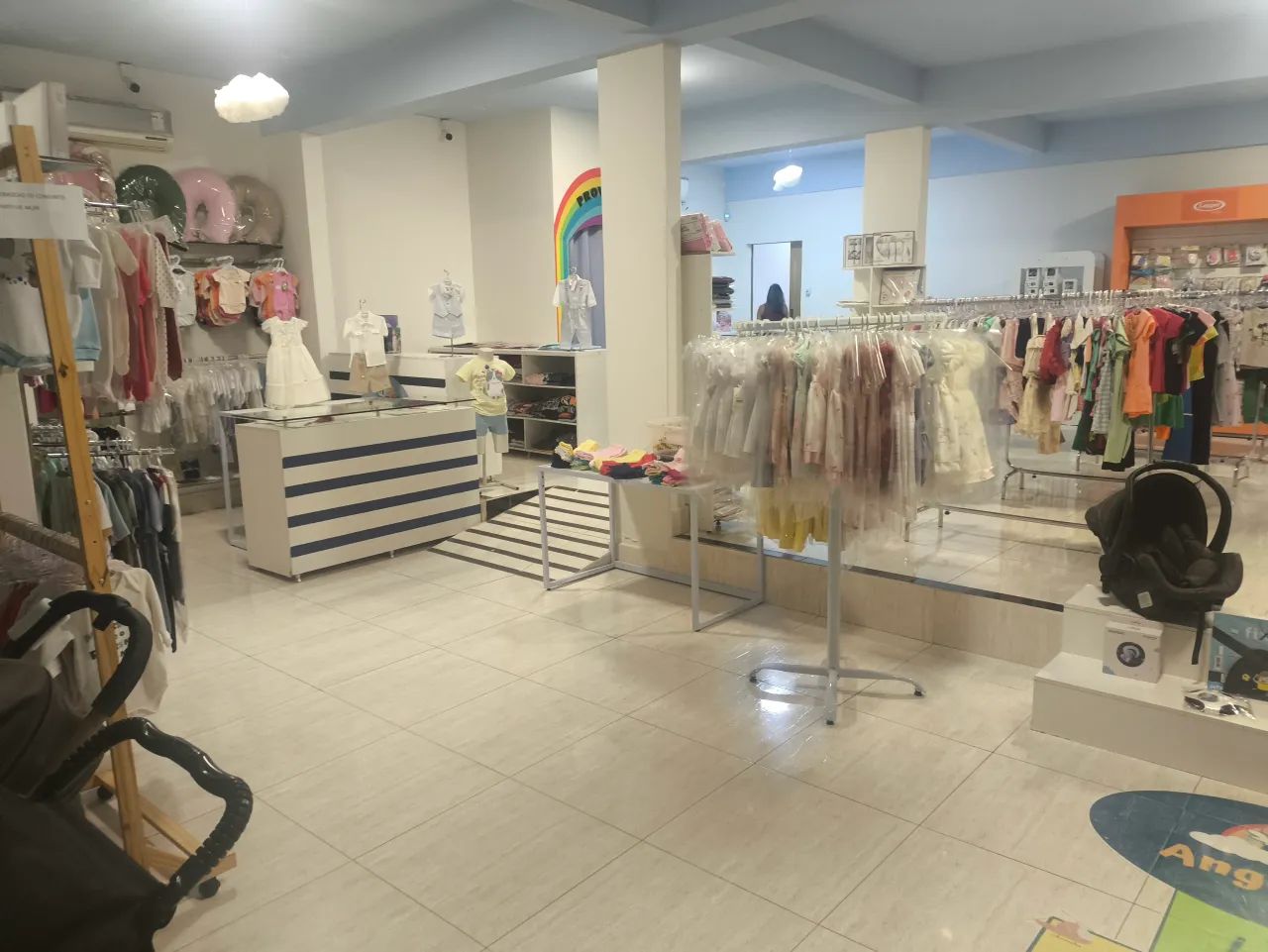 VENDO LOJA DE BEBÊ E ROUPAS NO JD AMÉRICA - Foto 12