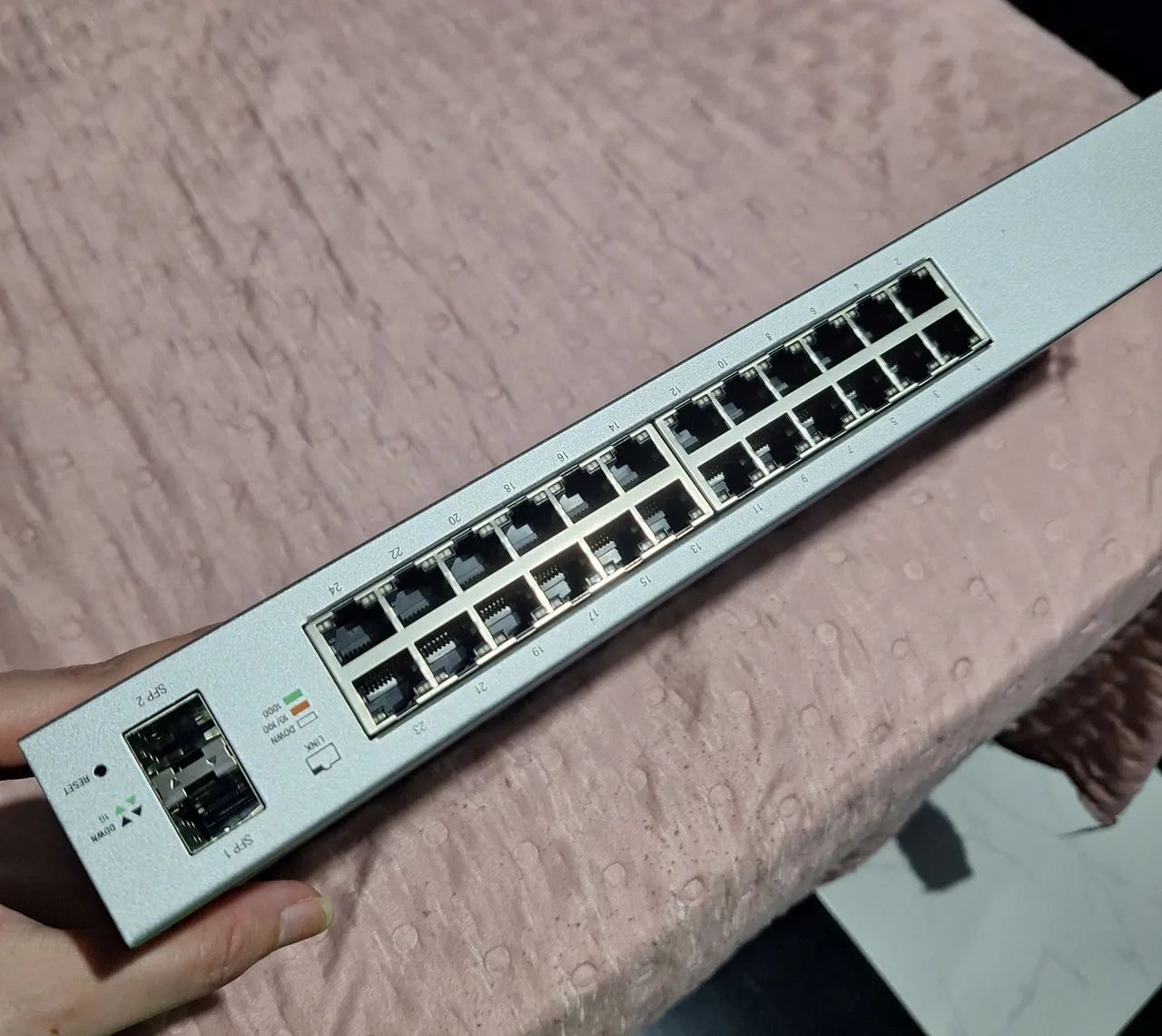 SWITCH UBIQUITI US-24 UNIFI - Foto 2