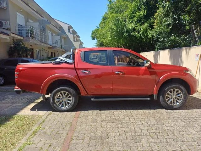 Mitsubishi L200 Triton Sport HPE-S 2.4 CD Dies. AUT 2019 - Foto 2