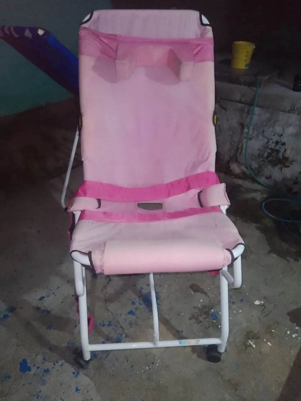 BATH CHAIR WITH WHEELS64293282939138120