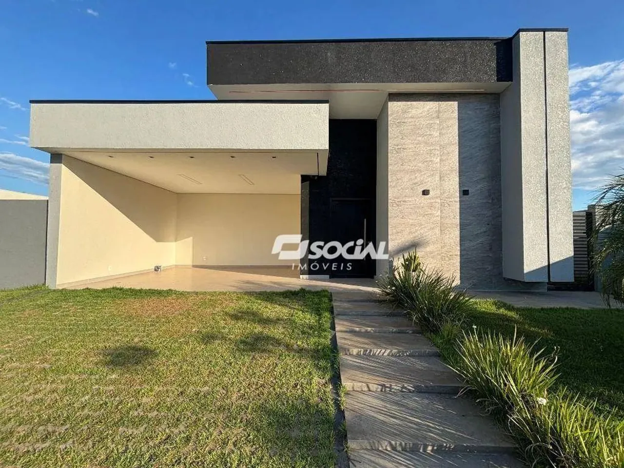 Casa com 3 dormitórios e escritório à venda, 211 m² por R$ 1.260.000 - Aeroclube - Porto V