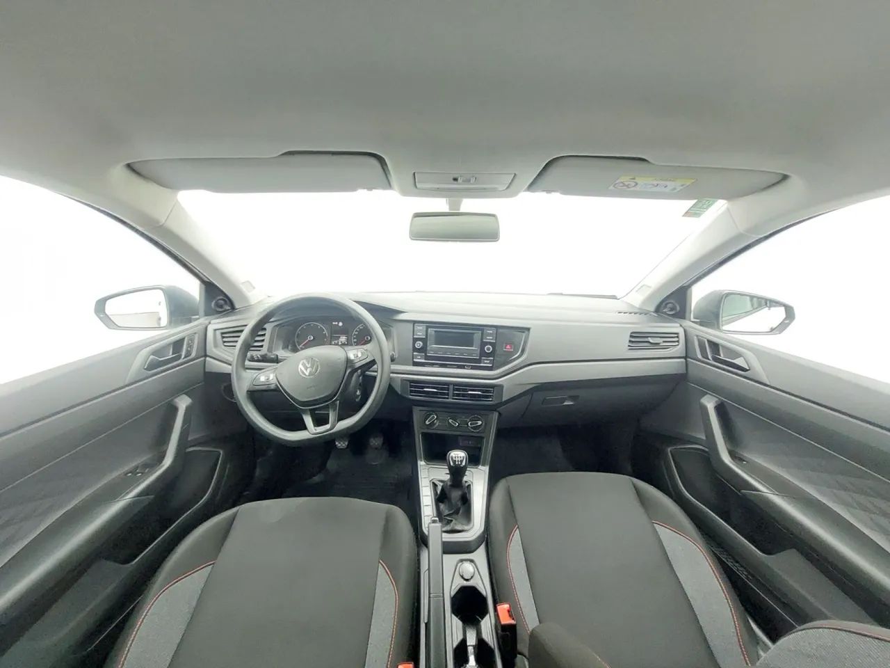 Volkswagen Polo Track 1.0 Flex 12V 5p, foto 15 de 18
