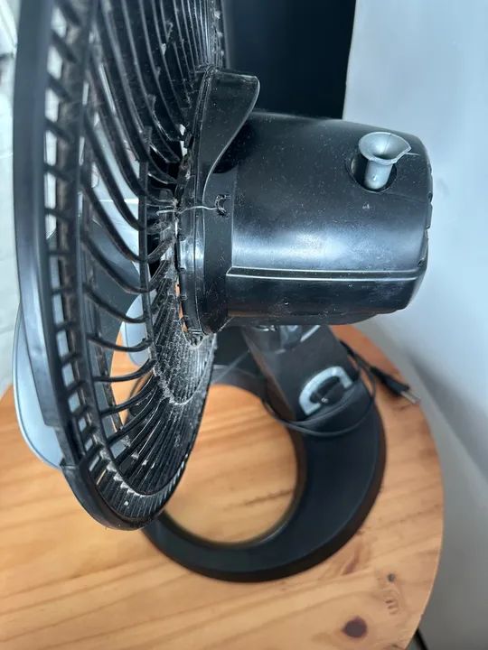 Ventilador de Mesa Arno 30cm (sem hélice e tampas quebradas) - Foto 4