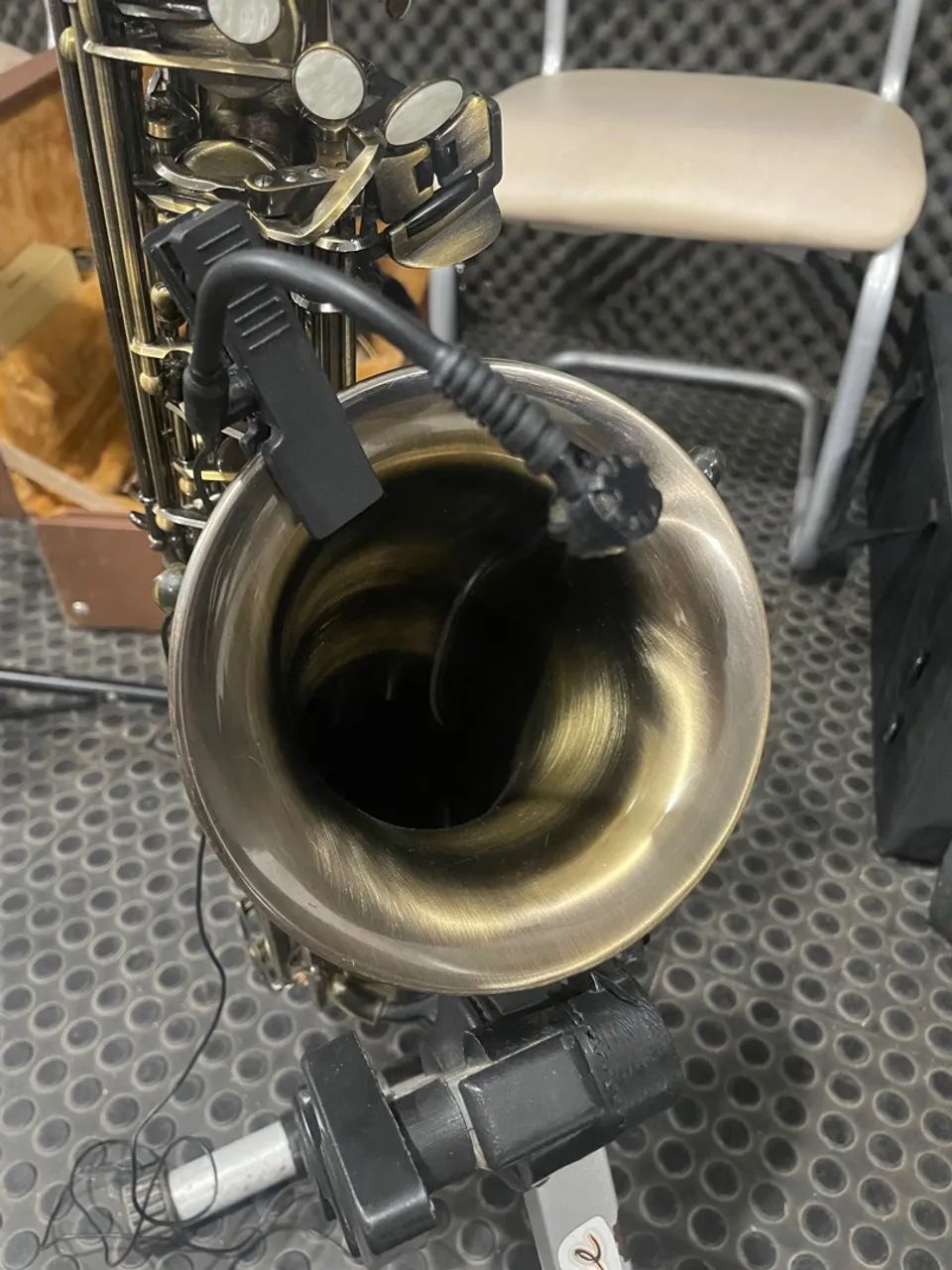 Microfone com fio para instrumento de sopro