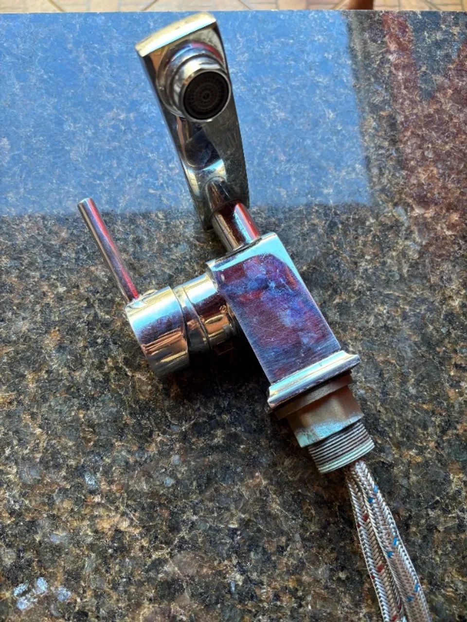 Torneira com misturador Água quente e fria - Foto 3